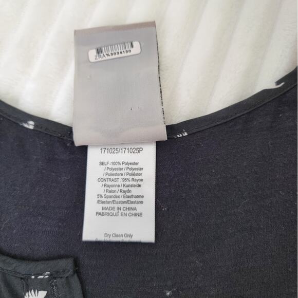 Dolan Left Coast Collection Black Sleeveless Pleated Blouse Size Sm Lightweight - Picture 6 of 8